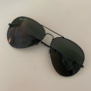 Black ray ban sunglasses